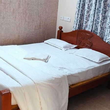 Spot On Sri Krish Hotel Vellore Extérieur photo